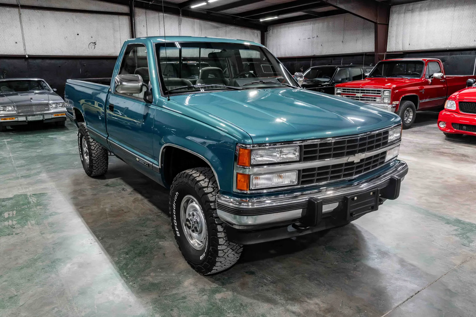1993-Chevrolet-K2500-Bright Teal Metalic-195397-39.jpg